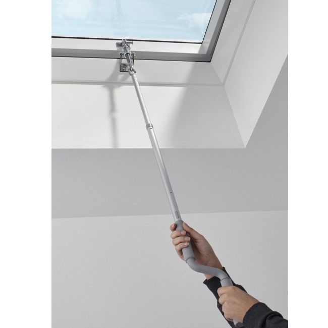 Jumta logs VELUX CVP 0073U, ar rokas vadību, plakaniem jumtiem (Pamatne)